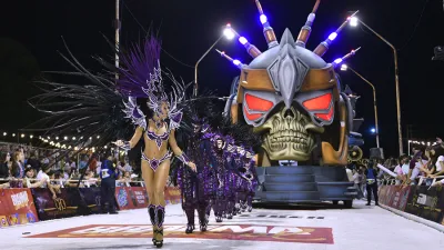 Kamarr (Centro Cultural y Social Sirio Libanés) será la encargada de abrir esta noche en el Corsódromo el Carnaval del País. Foto: Prensa del Carnaval.