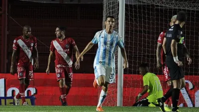 El entrerriano Tiago Banega es uno de los dos casos positivos en el plantel de Racing