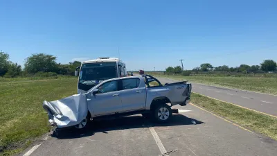 Personal policial de El Pingo interviene en ruta nacional 127 y provincial. 32, por un accidente de tránsito.