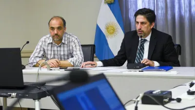 Trotta acordó medidas con colegios privados por el pago de cuotas