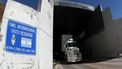 Está en proceso de licitación el Túnel Caracoles, una segunda vía del cruce Cristo Redentor. La obra tiene un costo estimado de USD 750 millones