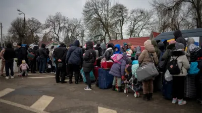 Para la evacuación se habilitará un corredor humanitario dese Mariupol hasta Zaporiyia, a unas tres horas de viaje de la ciudad portuaria.