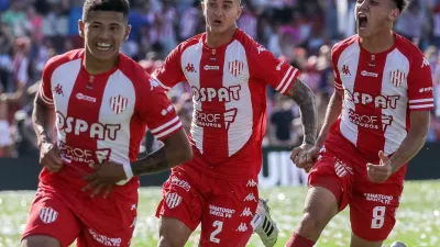 Unión goleó en el clásico santafesino a Colón, para sacar boleto a la Copa Sudamericana
