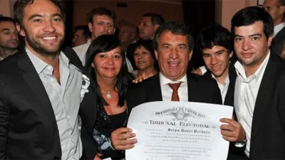 Es la primera vez desde 1987 que ningún integrante de la familia de Sergio Urribarri ocupará un cargo público.
