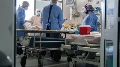 El dramatismo que se vive en algunos hospitales ya genera debates y planteos de principios morales entre los profesionales.
