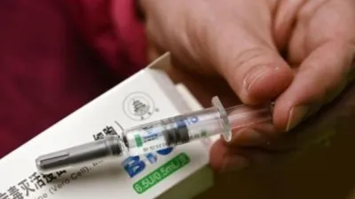 ANMAT recomendó la aplicación de la vacuna Sinopharm para mayores de 60 años