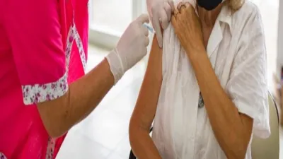 Con más de 2 millones de dosis en una semana, el país marcó récord diario de aplicaciones