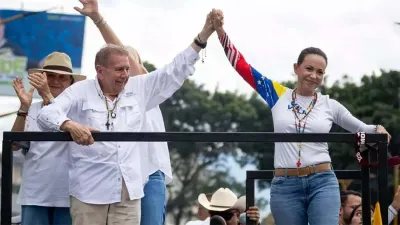 Imagen de archivo del candidato de la oposición en las elecciones a la Presidencia de Venezuela, Edmundo González Urrutia, junto a la líder María Corina Machado.