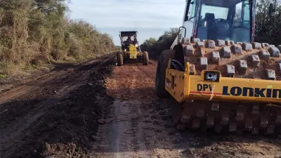 El gobierno, a través de Vialidad Provincial, prosigue con las tareas programadas durante el fin de semana en distintos Departamentos de la provincia.