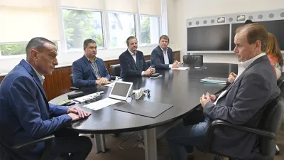 El gobernador Gustavo Bordet se reunió con el administrador de Vialidad Nacional, para repasar las diversas obras que reactivaron y gestionar por otras nuevas.