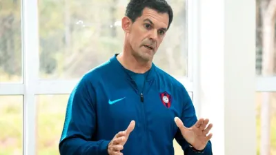 Cerro Porteño tendrá al entrerriano Víctor Bernay como DT interino