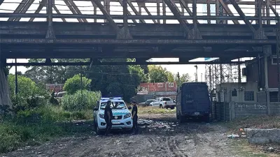 El lugar donde dos adolescentes fueron hallados muertos debajo de un puente en Florencio Varela.