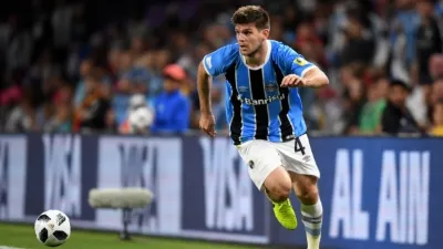 “La prioridad la tendría San Lorenzo, pero jugaría en otros equipos”, aclaró Kannemann