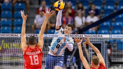 Vóley: Argentina venció a Serbia sin minutos para el paranaense Luciano Vicentín