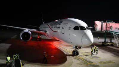 vacunas AstraZeneca llegan a Ezeiza 