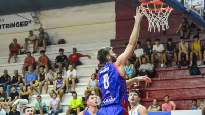 Básquet: Echagüe sufrió una nueva caída en la ruta a manos de Villa San Martín