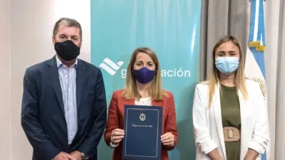 Impulsan que alumnos y docentes tengan un descuento del 50% en el boleto interurbano