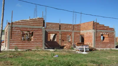 Cuentan con “un 25% de avance” las 16 viviendas que se construyen en Larroque
