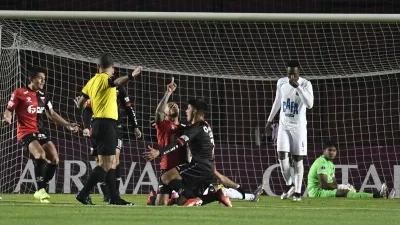 Copa Sudamericana: Colón de Santa Fe goleó para ser semifinalista