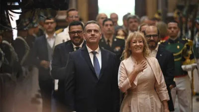 Yamandú Orsi y su vice, Carolina Cosse.