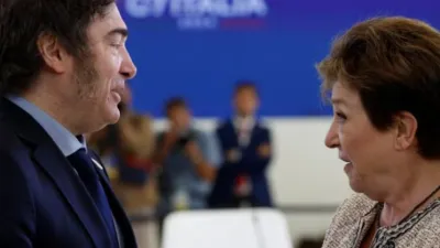 Milei junto a la titular del FMI, Kristalina Georgieva. Foto de archivo.