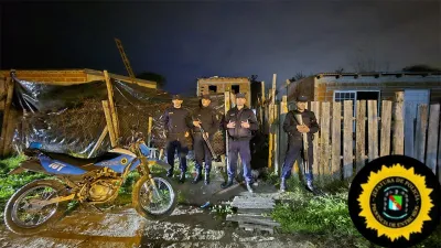En Concordia se realizaron allanamientos a raíz de una denuncia por robo y secuestraron estupefacientes y armas.