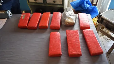 El operativo antidrogas en Gualeguaychú concluyó en primera instancia con 5 detenidos y poco más de 7 kilos de marihuana, entre otros elementos.