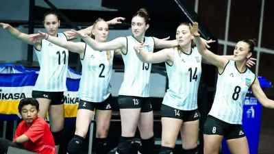 Melany Detzel con Las Panteritas