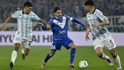 Racing le ganó a Vélez y es semifinalista