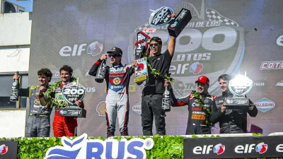 Rodrigo Lugón celebra la victoria obtenida en Buenos Aires.