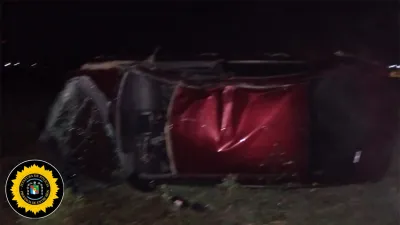 El despiste y posterior vuelco del Renault Megane se registró en el kilómetro 19 de la Ruta Provincial 11, jurisdicción de la Jefatura Departamental de Diamante.
