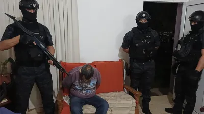 El grupo de Élite de la Jefatura Concordia intervino en la ciudad de Colón a raíz que una persona se había atricherado con un arma de fuego.