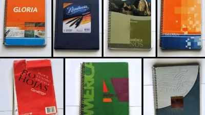 Las tapas de los cuadernos con las anotaciones del chofer Oscar Centeno.