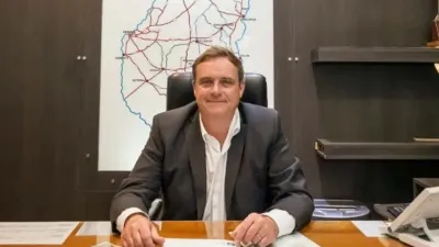 Donda Exequiel en su oficina