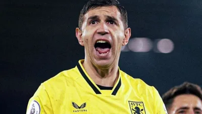 Emiliano Martínez - Aston Villa.