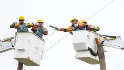 Enersa operarios trabajando