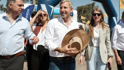 La jornada congregó a una nutrida representación de autoridades nacionales, provinciales y municipales