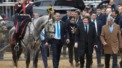 Imagen de archivo de Javier Milei cuando participó de la inauguración de la Expo Rural de Palermo 2024. El Presidente recibirá a la Mesa de Enlace tras confirmar la suba de las retenciones.