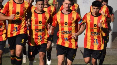 Neuquen vs. Patronato | Liga Paranaense de Fútbol.