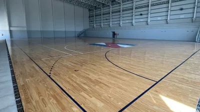 Gimnasio cerrado Parque Berduc