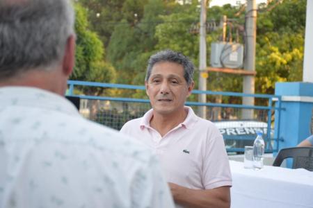 “Las obras y mejoras estaban todas, pero nos mató lo del césped”, expresó Oscar Lenzi