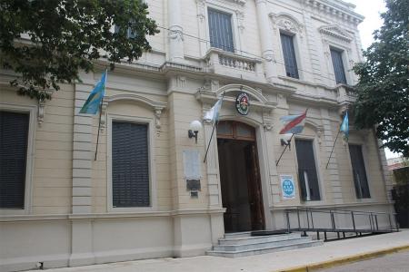 La Municipalidad de Gualeguaychú no cumple con la transparencia institucional al no publicar los decretos y resoluciones de la gestión.