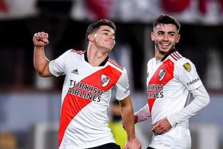 Con seis goles de Julián Álvarez, River vapuleó a Alianza Lima en el Monumental