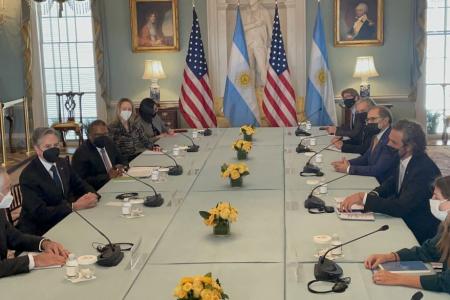 Blinken le aseguró a Cafiero que EE.UU. apoya una “economía argentina vibrante”