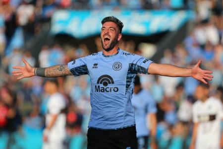 Belgrano goleó a Platense, mantuvo su invicto y lo complicó en la lucha por la permanencia