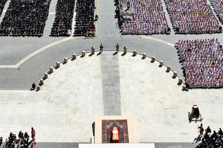 La ceremonia se inició a las 5 de la mañana hora argentina.