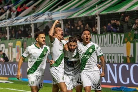 Banfield festejó por primera vez desde el regreso de Julio Falcioni como director técnico