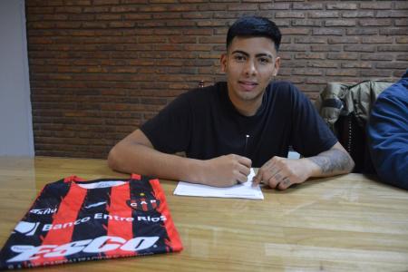 En Patronato, el arquero Matías Caballero firmó su primer contrato profesional