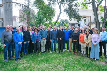 El gobierno e intendentes de Juntos por el Cambio se reunieron en Concordia para abordar la reforma política y la gestión de gobierno.