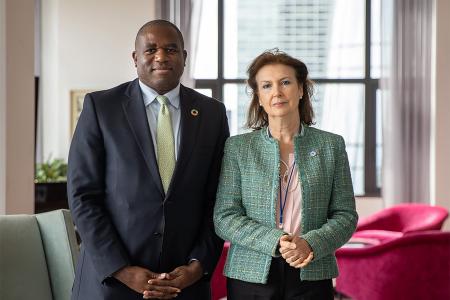 El secretario de Política Exterior británico, David Lammy, y la canciller argentina Diana Mondino, el pasado 24 de septiembre.